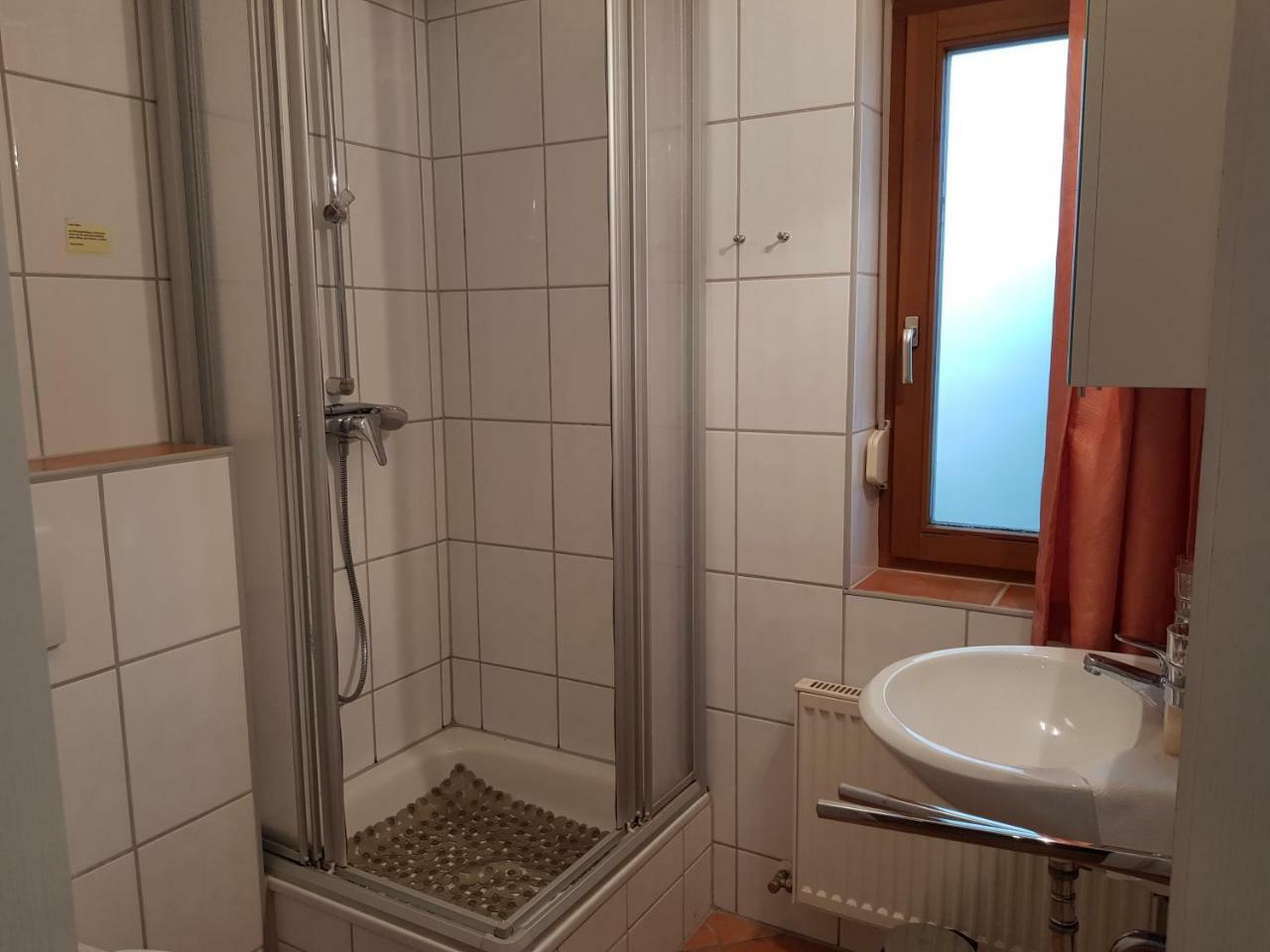 Ferienwohnung 4 Im Haus Am See Mit Wintergarten Und Terrasse Seedorf  Номер фото